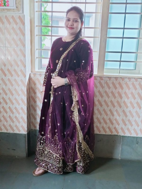 Tr. Lekha Panchmukh, class teacher of std VII C